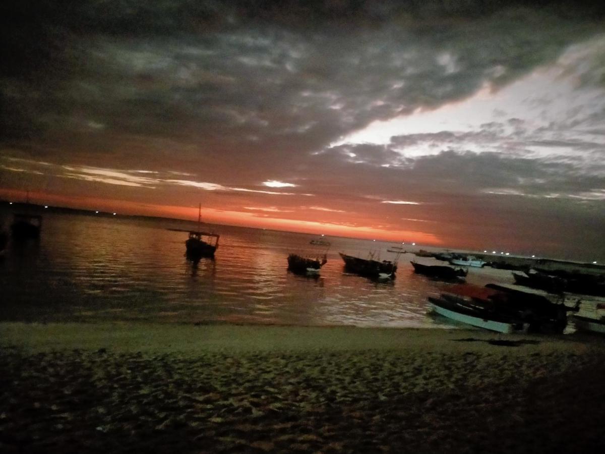 Mano Kendwa Beach Bagian luar foto