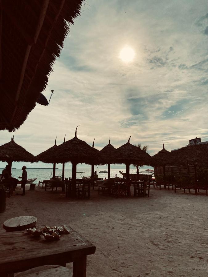 Mano Kendwa Beach Bagian luar foto